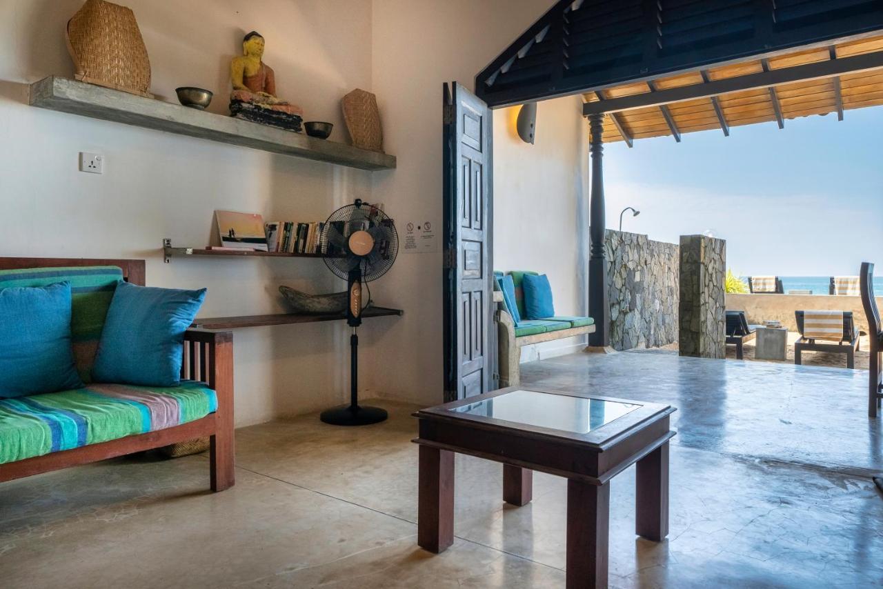 Blue Parrot Beach Villa Ambalangoda  Εξωτερικό φωτογραφία