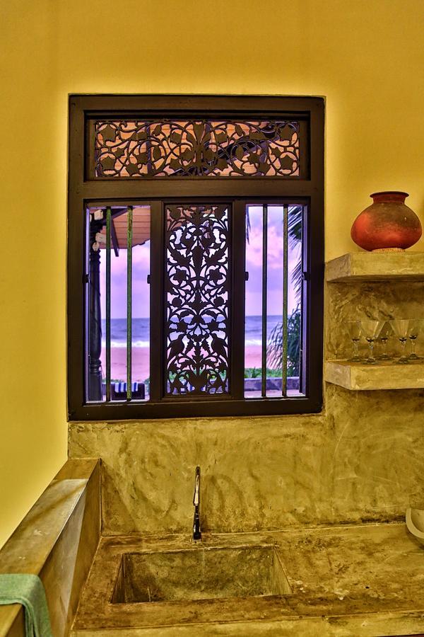 Blue Parrot Beach Villa Ambalangoda  Εξωτερικό φωτογραφία